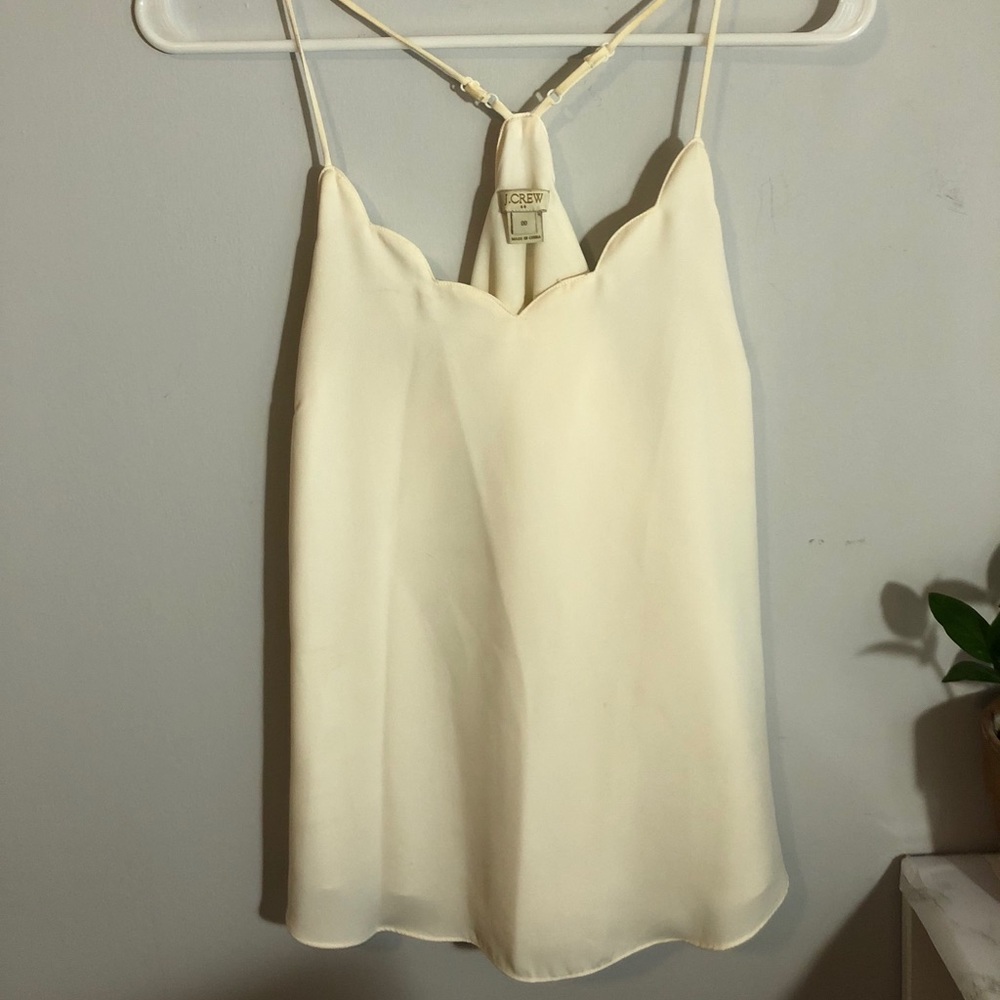 White scallop tank